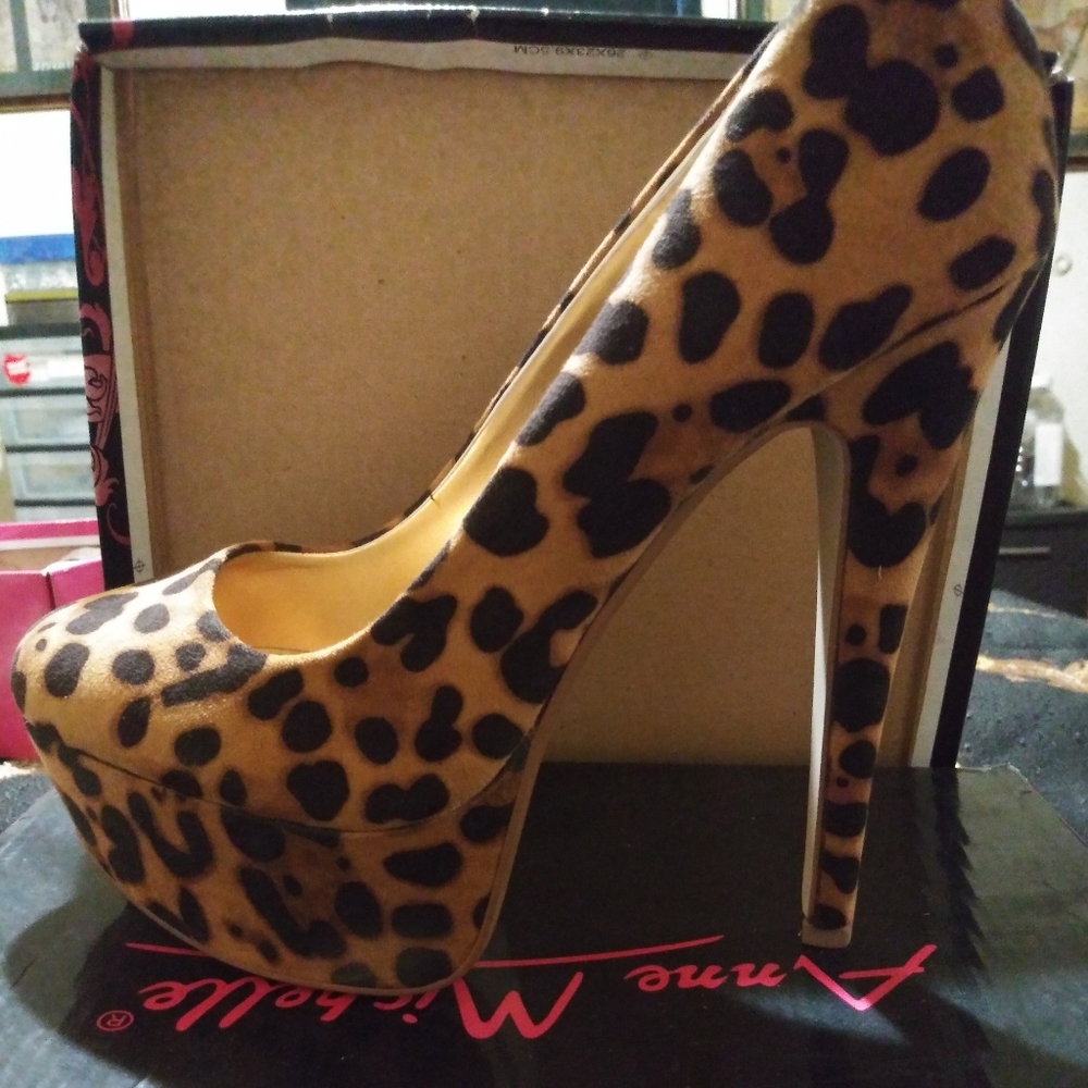 Anne Michelle Platforms